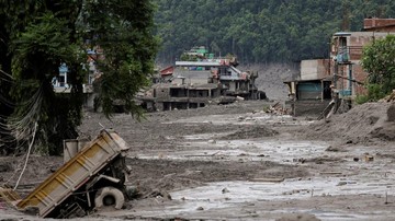 Kemlu Pantau 45 WNI di Nepal Usai Banjir Bandang