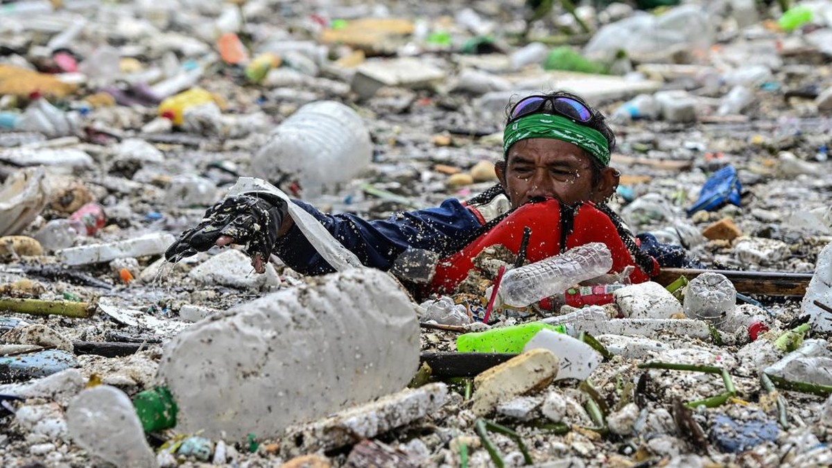 Sampah Kepung Pantai Dolomit Manila, Teknologi Bisa Jadi Solusi?