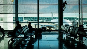 Benda Misterius Tabrak Pesawat Kargo, Sistem Keamanan Bandara Disorot