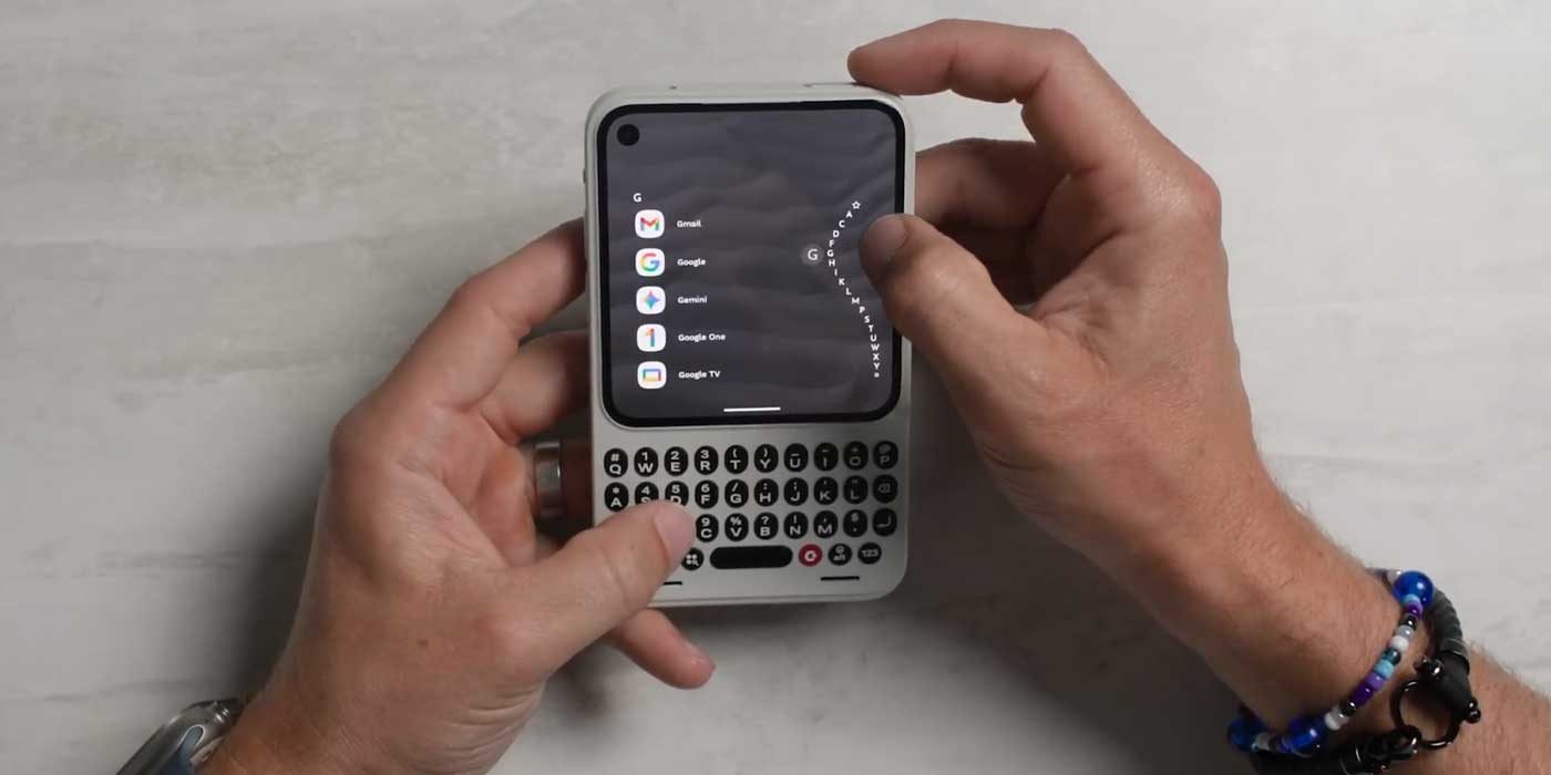 Ponsel Kembali Seru dan Aneh: Era Baru Eksperimen Desain Smartphone
