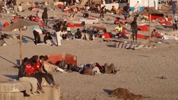 Ratusan Migran Bertahan di Pantai Ceuta Usai Menyeberang dari Maroko