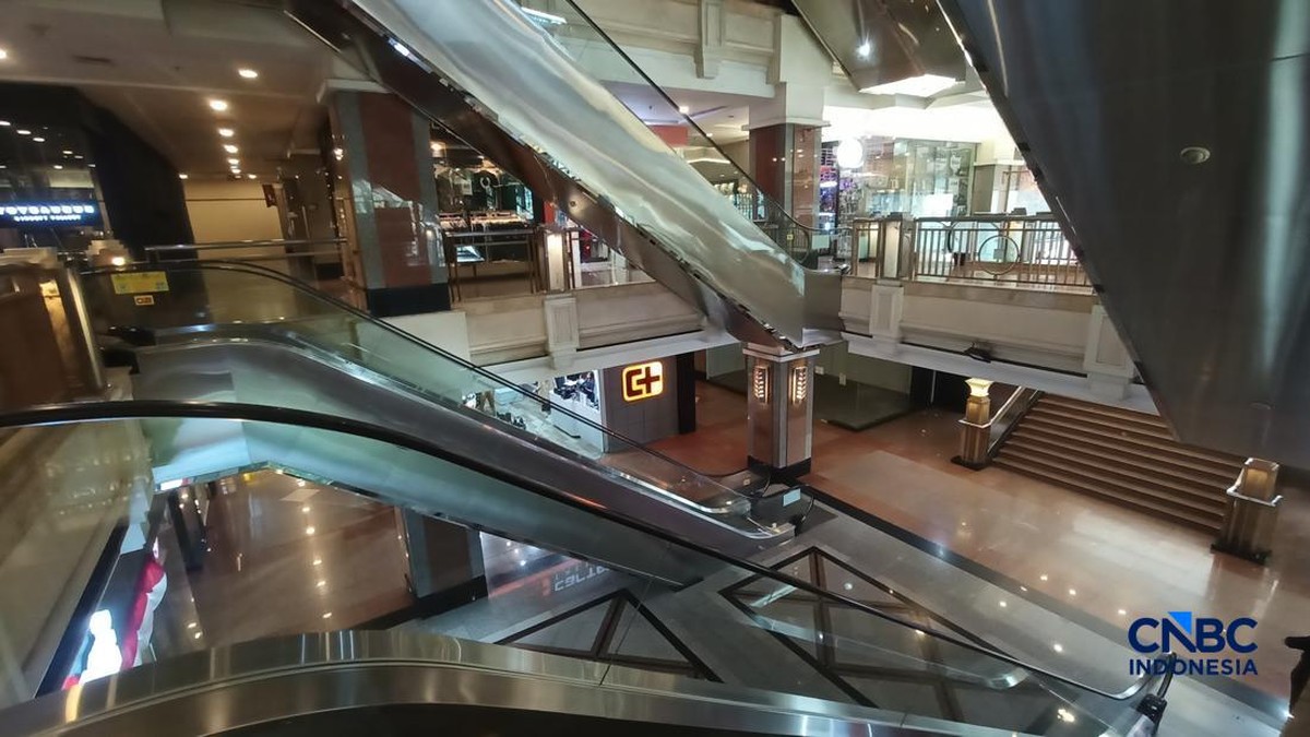 Mal Senayan Tetap Beroperasi Saat Demonstrasi di DPR