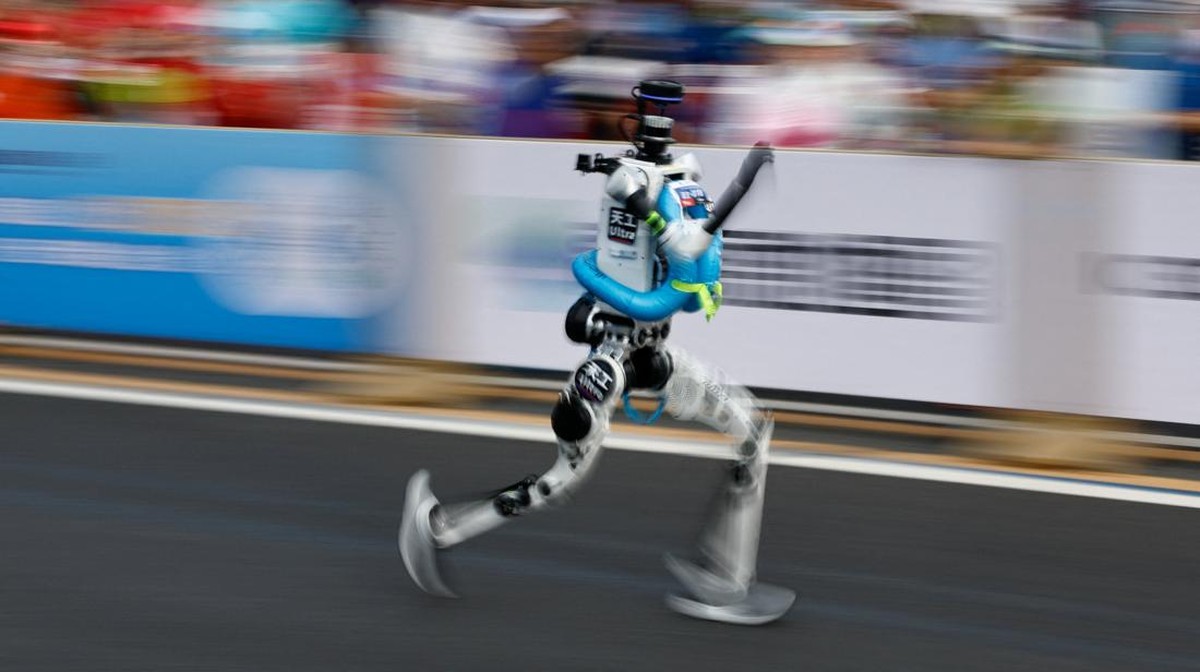 Tiangong Ultra: Robot Humanoid China Lari 100 Meter Lebih Cepat dari Manusia