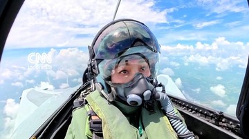 Ratu Thailand Terbang Solo Jet Tempur Gripen, Simbol Baru Kekuatan Militer