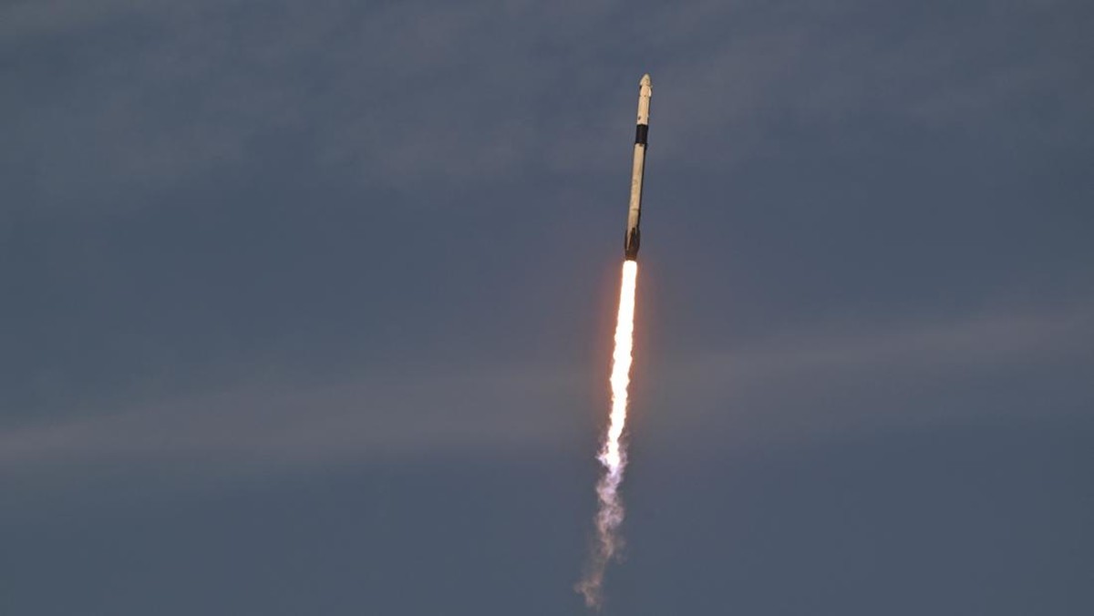 Tabrakan Kosmik 2026: Roket Milik Elon Musk Akan Hantam Bulan