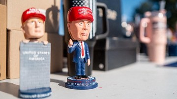 Toko Suvenir Trump Sepi, Omzet Anjlok 87 Persen