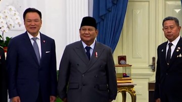 Prabowo Terima Medali Militer Thailand, Simbol Eratnya Hubungan Pertahanan