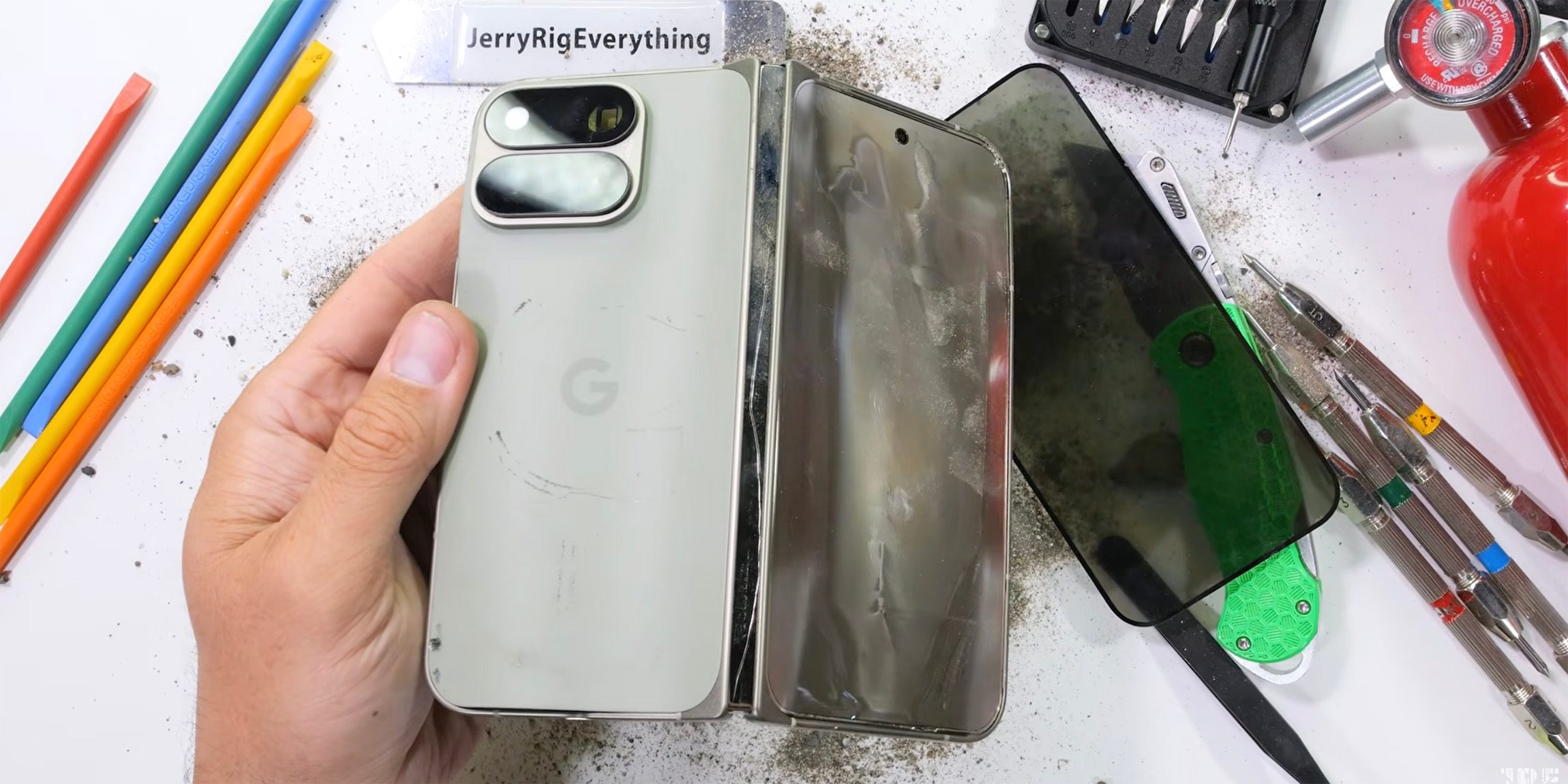 Uji Tekuk Pixel 11 Pro Fold: Lebih Tangguh, Tapi Belum Sempurna