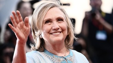 Clinton Sebut Gaya Kepemimpinan Trump Mirip Saddam Husein