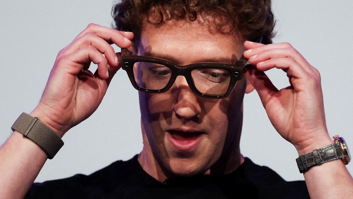 Tanpa Ijazah, Zuckerberg Bersaksi soal Dampak Media Sosial