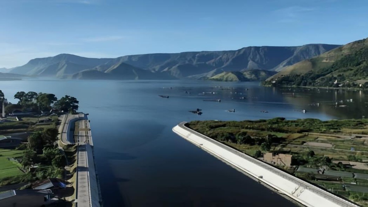 Danau Toba Mengering: Ketika Perubahan Iklim Bertemu Eksploitasi Manusia