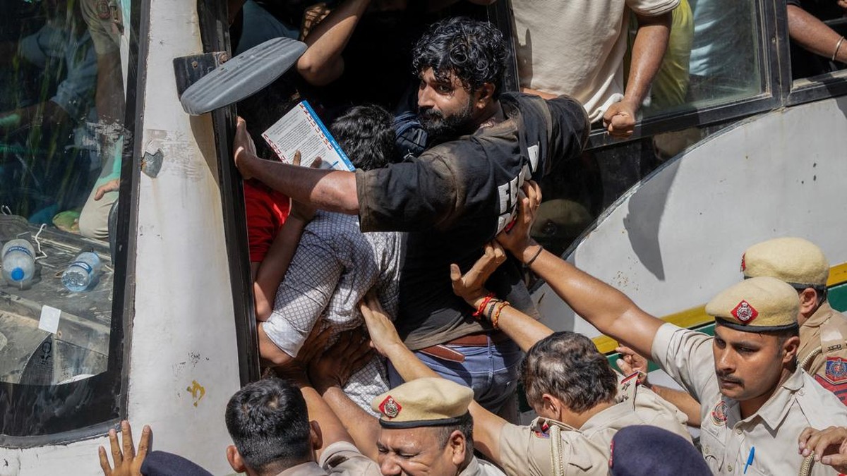 Ketegangan New Delhi: Demonstrasi Pemilu dan Lockdown Ibu Kota India