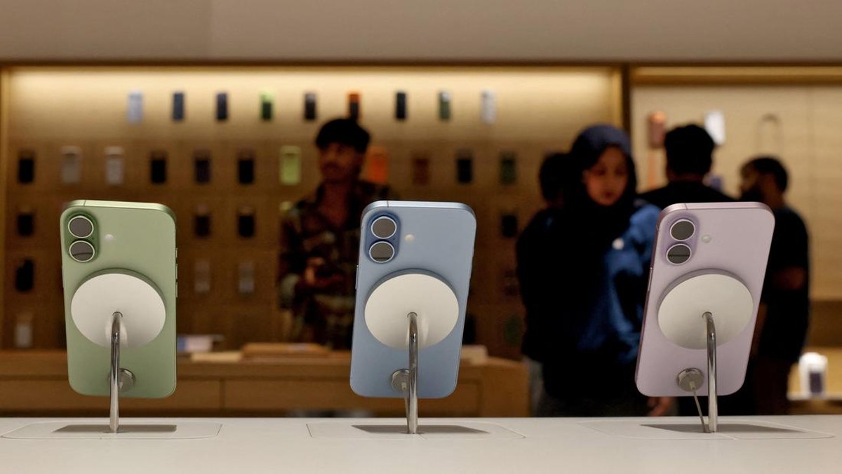 Remaja 18 Tahun Jatuh dari Tebing demi iPhone, Satu Keluarga Tewas
