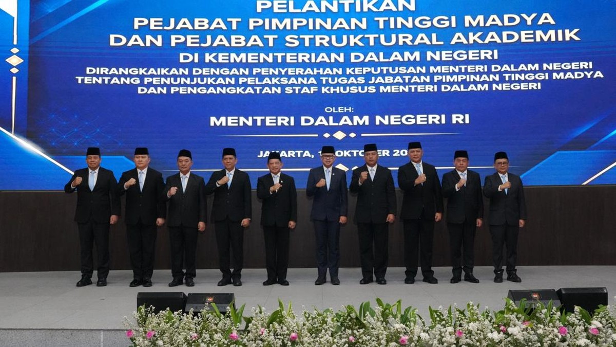 Mendagri Lantik Pejabat Baru, Tekankan Integritas dan Kinerja