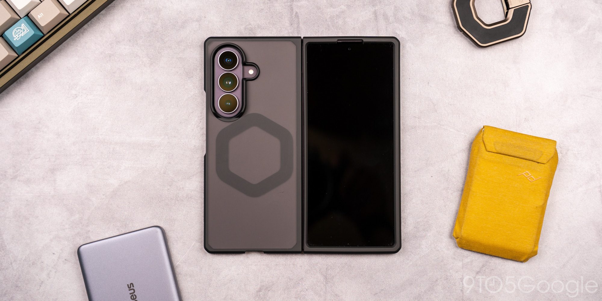 UAG Memecahkan Masalah Magnetik Terbesar Galaxy Z Fold 8