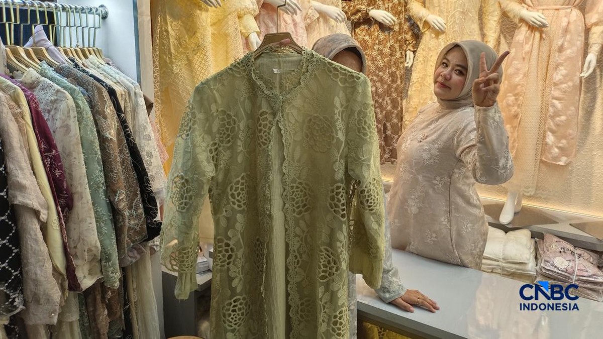 Fenomena Gamis Buka Pintu: Tren Fesyen atau Disrupsi Pasar Tanah Abang?