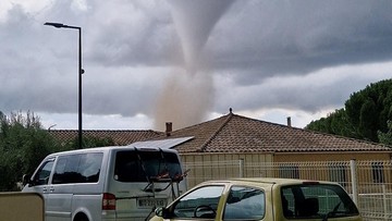 Tornado Langka Melanda Aude Prancis, Ratusan Rumah Rusak