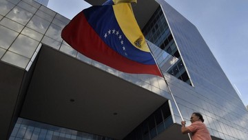 Pemerintah Venezuela Perpendek Jam Kerja Pegawai Negeri demi Efisiensi Energi