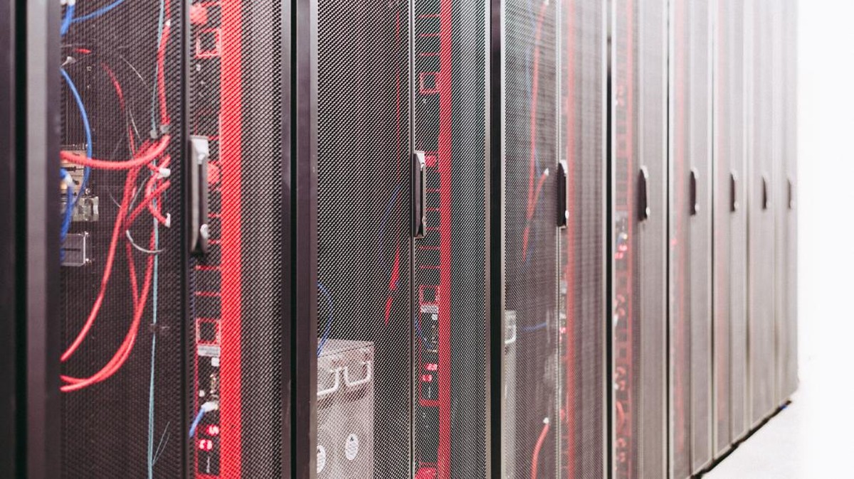 Data Center dan Krisis Air: Ketika Inovasi Menyedot Sumber Daya Warga
