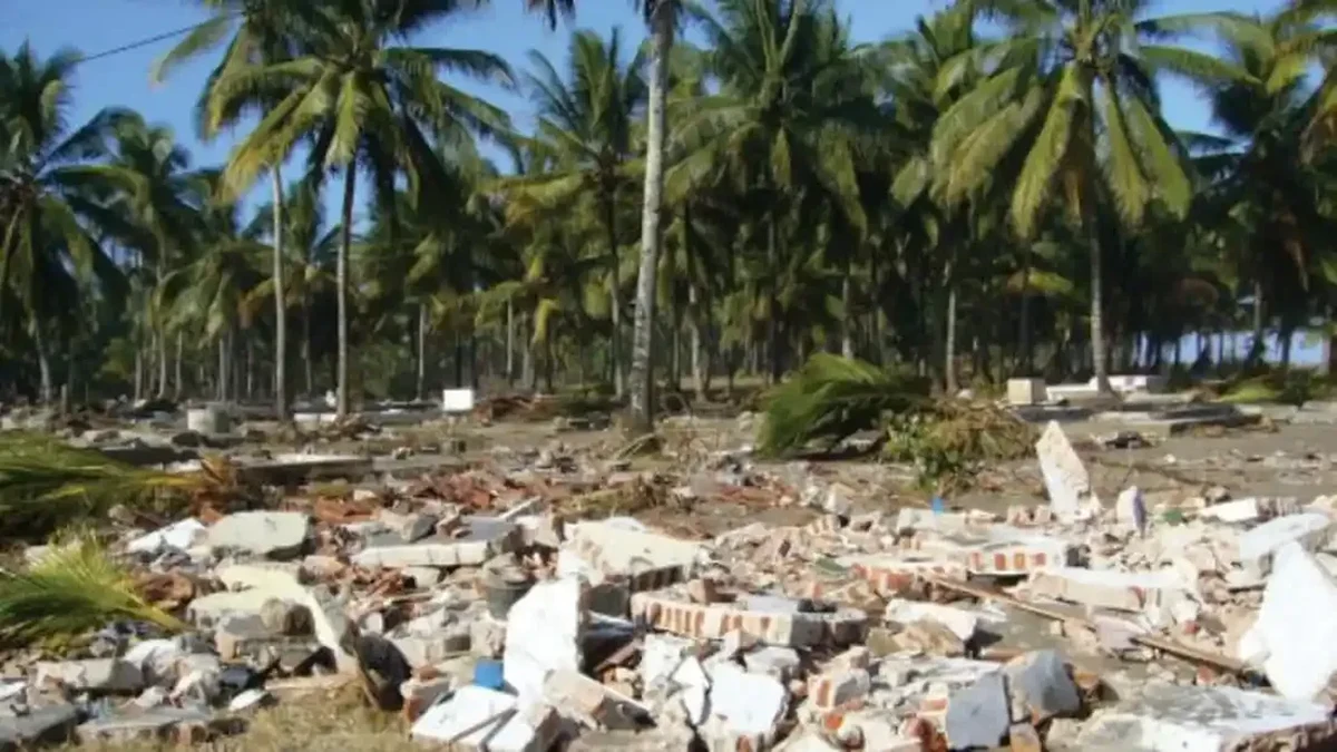 Ancaman Tsunami Setinggi 21 Meter: Pelajaran Pangandaran dan Teknologi Peringatan Dini