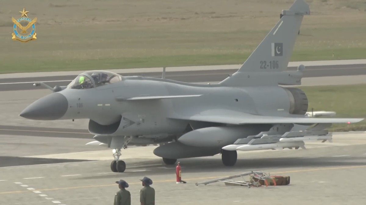 Jet Tempur J-10CE China Masuk Radar Negosiasi Tetangga Indonesia