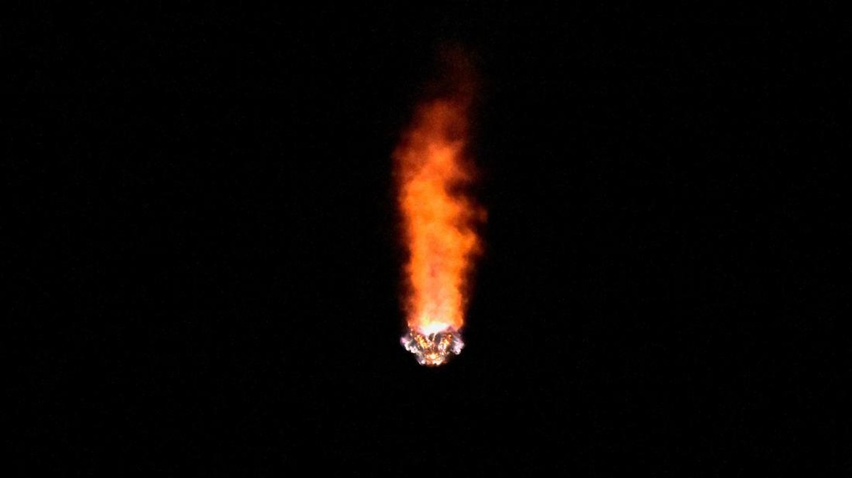 Roket Falcon 9 Diprediksi Tabrak Bulan, Ini Dampaknya
