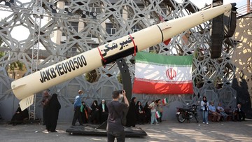 Iran Ancam Gelombang Serangan Masif Jika AS Lanjutkan Agresi