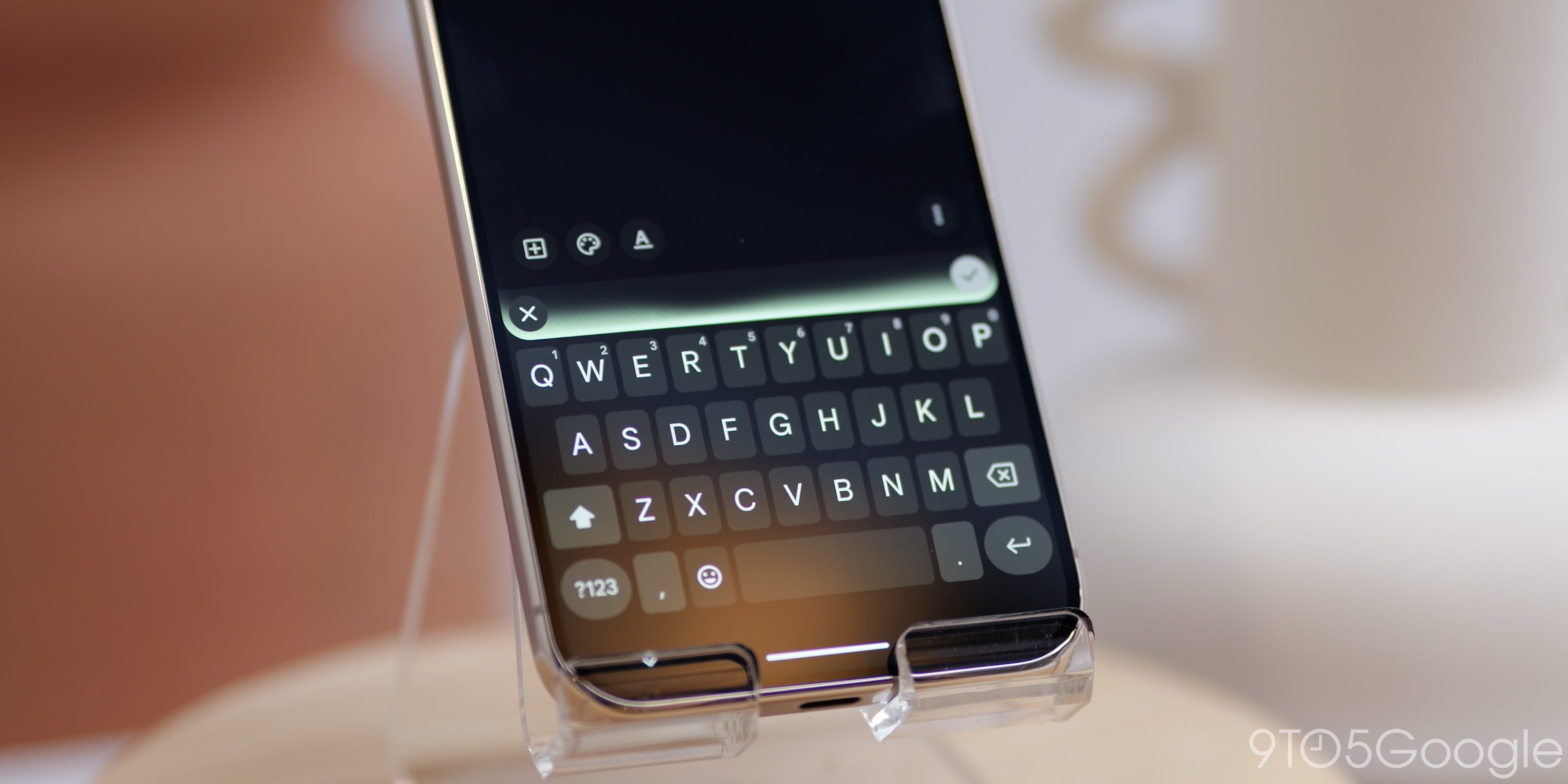 Pixel 11 Perkenalkan Gboard Rambler dan At a Glance Berbasis Gemini Intelligence