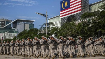 Rayakan Kemerdekaan ke-69, Malaysia Padati Putrajaya dengan Semangat Patriotisme