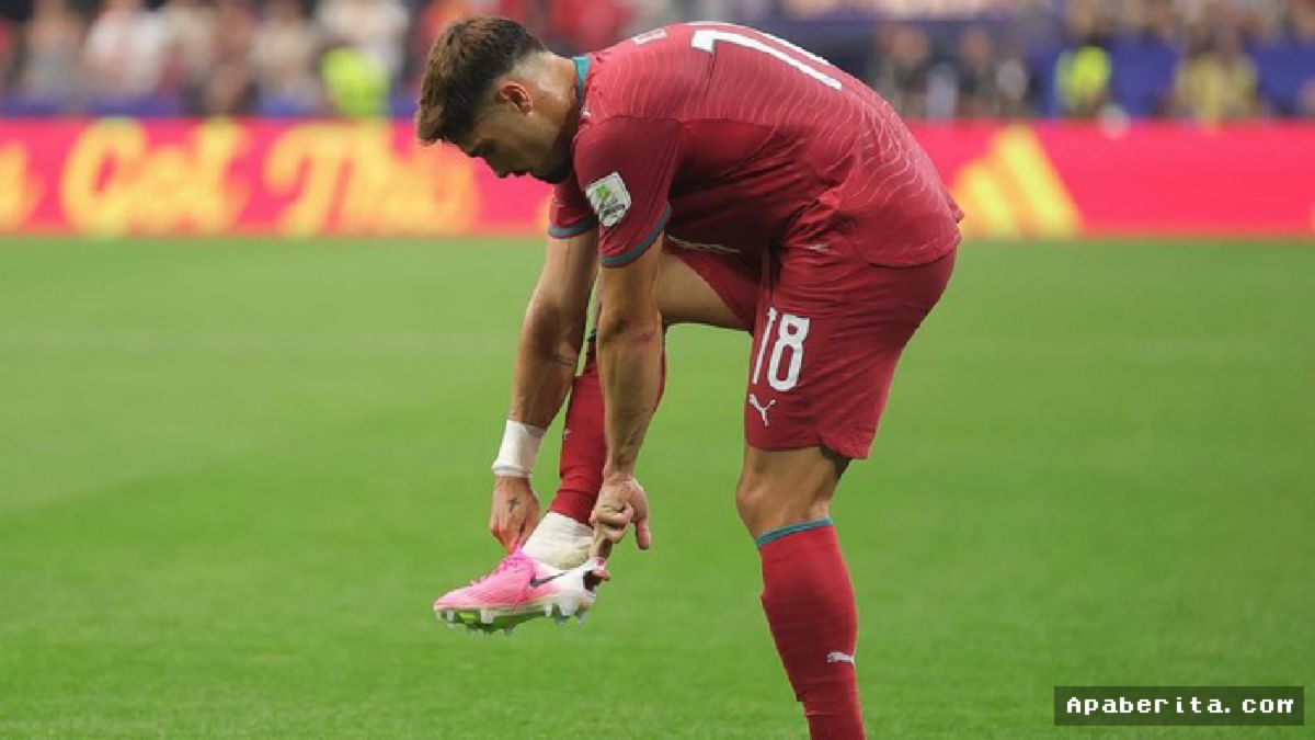 Pedro Neto — Deformitas Haglund Penyebab Sepatu Bolong di Piala Dunia 2026