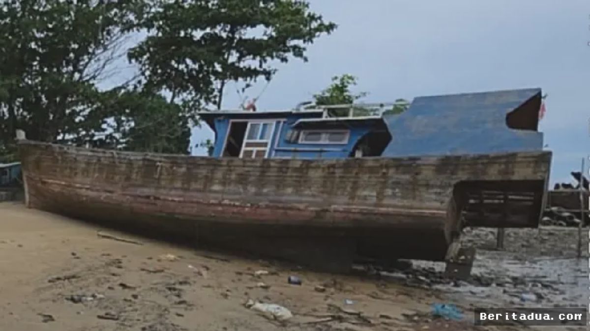 Bangka Belitung — TNI AL Amankan Kapal KM JOI I di Dermaga Tanjung Tuing