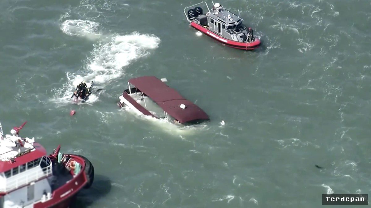Kebakaran Kapal di Teluk San Francisco Dekat Alcatraz: Satu Tewas, Pencarian Berlanjut