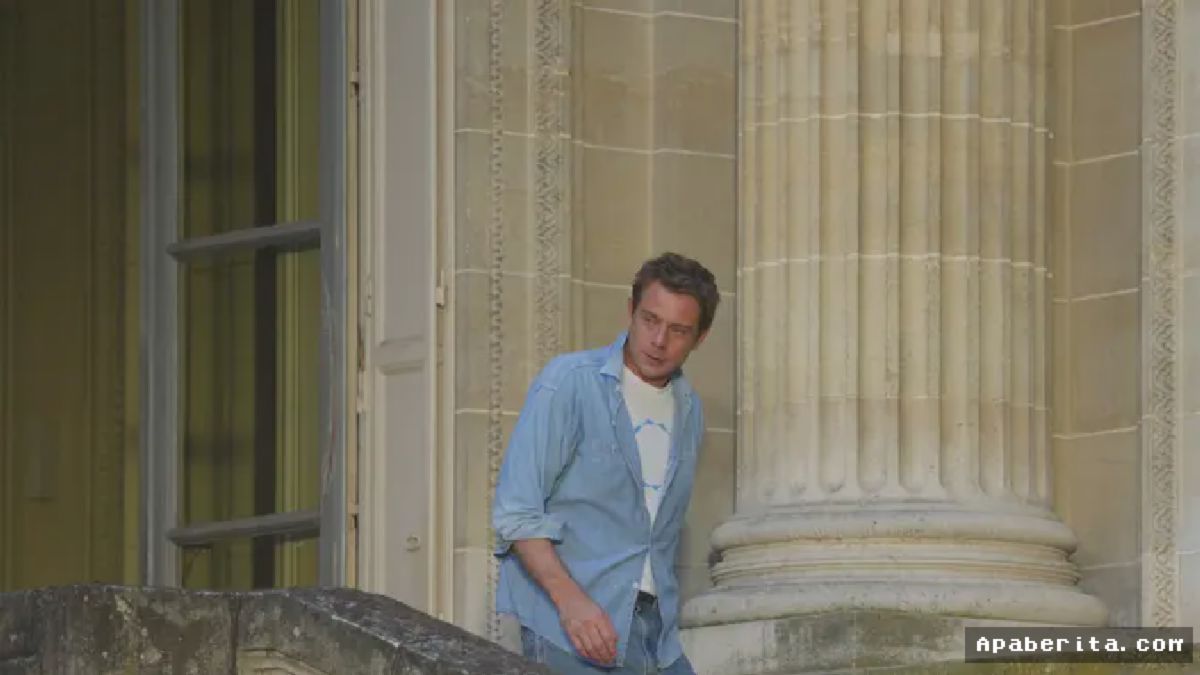 PARIS — Jonathan Anderson Bicara Rancang Gaun Pengantin Taylor Swift