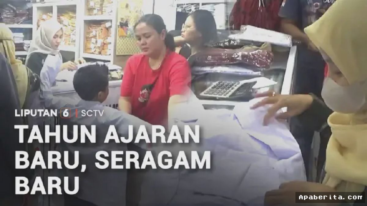 Nasional — Omzet Pedagang Seragam Melonjak Dua Kali Lipat Jelang Tahun Ajaran Baru
