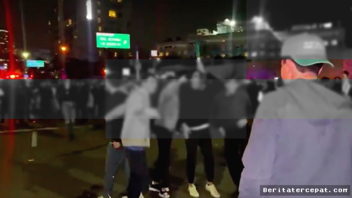 Meksiko — Inggris Gagal Rahasiakan Hotel, Diburu Ratusan Suporter Liar