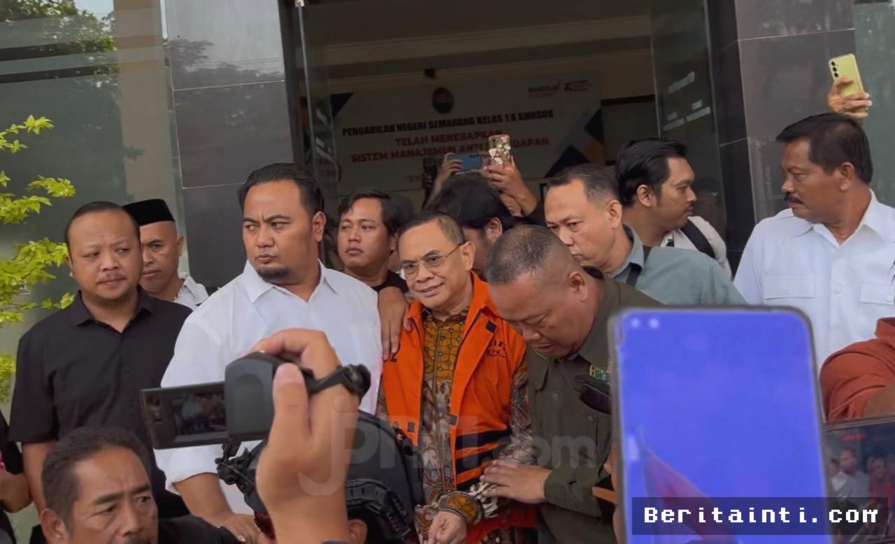 Jaksa Pertanyakan Beda Keterangan Saksi di Sidang Korupsi Sudewo