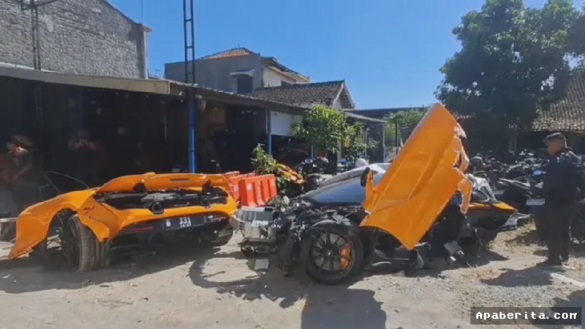 Sukoharjo — McLaren YouTuber Andra ST Ringsek Usai Kecelakaan Tunggal