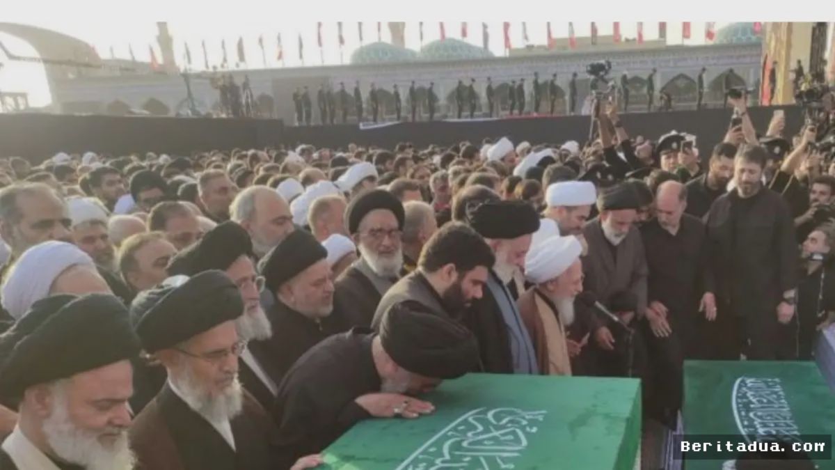 NAJAF — Prosesi Pemakaman Khamenei Berlanjut di Irak, Jenazah Tiba di Najaf
