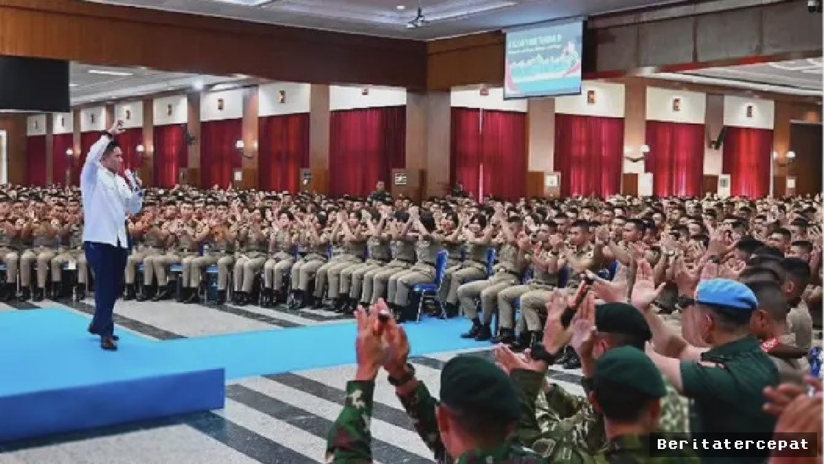 Seskab Teddy Guncang Akmil: 1.600 Taruna Dibekali Pesan Keras