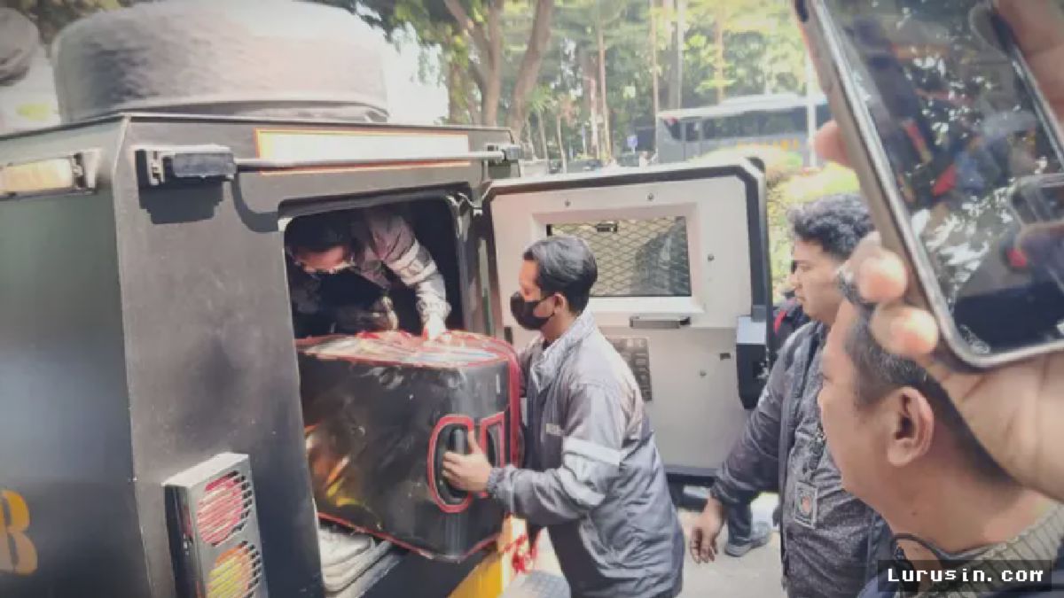 Barang Bukti Hasil Penyitaan Tiba di Polda Metro Jaya