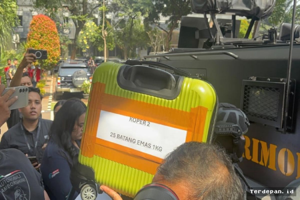 Bogor — Koper Berisi Emas Disita Polisi dari Rumah Mewah