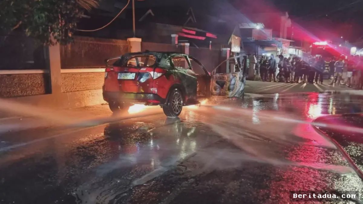 Kronologi Kebakaran Honda HR-V di Jalan Wijaya Kusuma