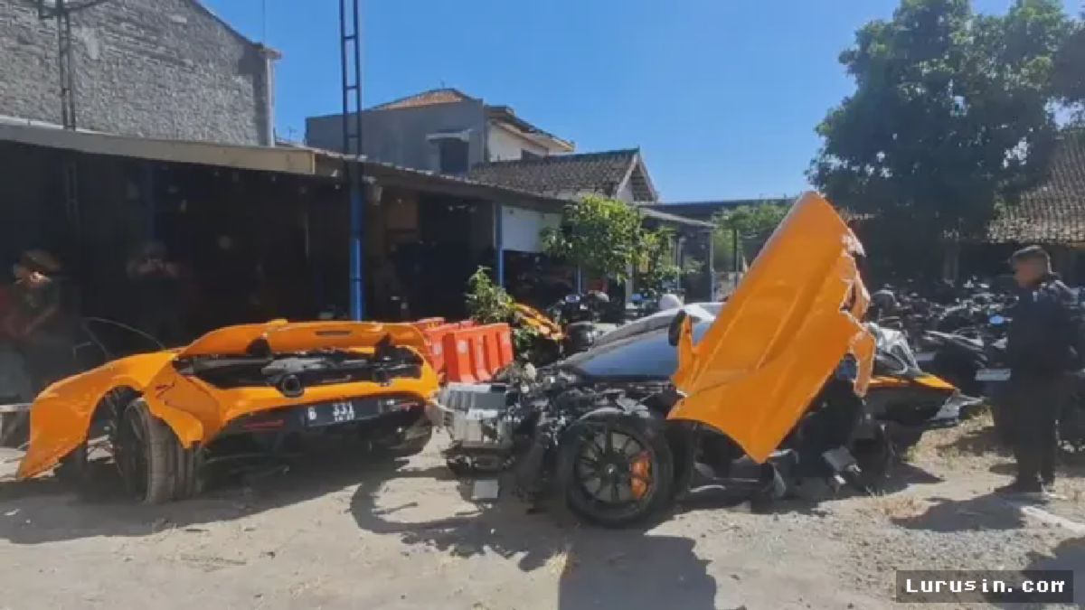 [JAKARTA] — Kecelakaan McLaren Andra ST Berujung Mobil Terbelah Dua