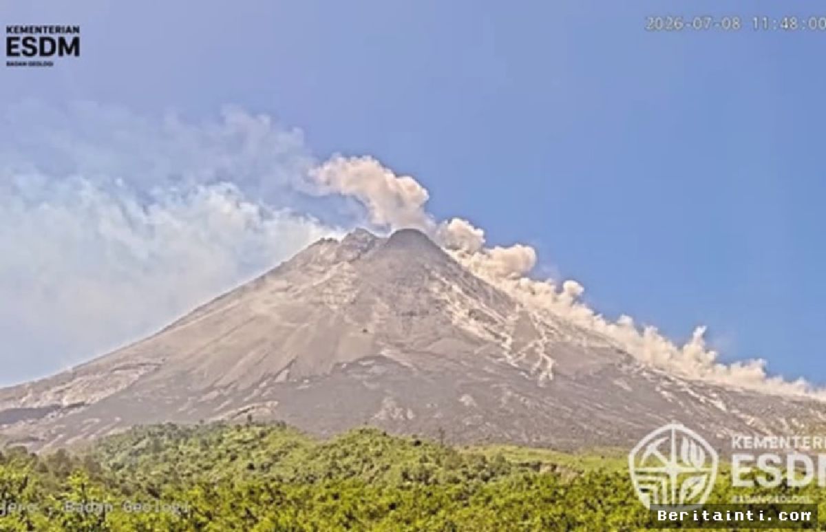 Awan Panas Merapi Jangkau 2 Km, Ekonomi Lereng Terancam Melambat