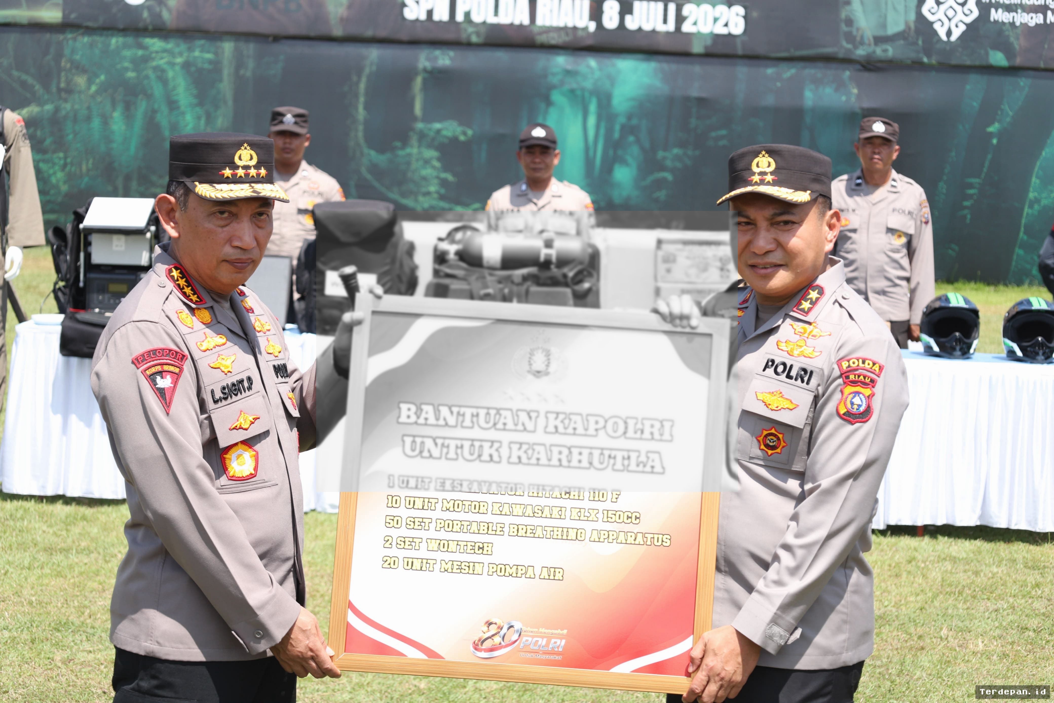 Kapolri Tambah Alat Pemadam Karhutla Berteknologi di Riau