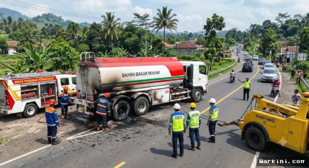 Cianjur — Mobil Tangki Pertamina Alami Kebakaran, Distribusi BBM Normal