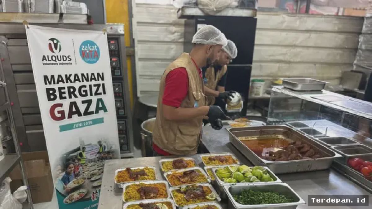 GAZA — Relawan Al-Quds Sajikan Hidangan Bergizi untuk Anak-Anak Terdampak Perang