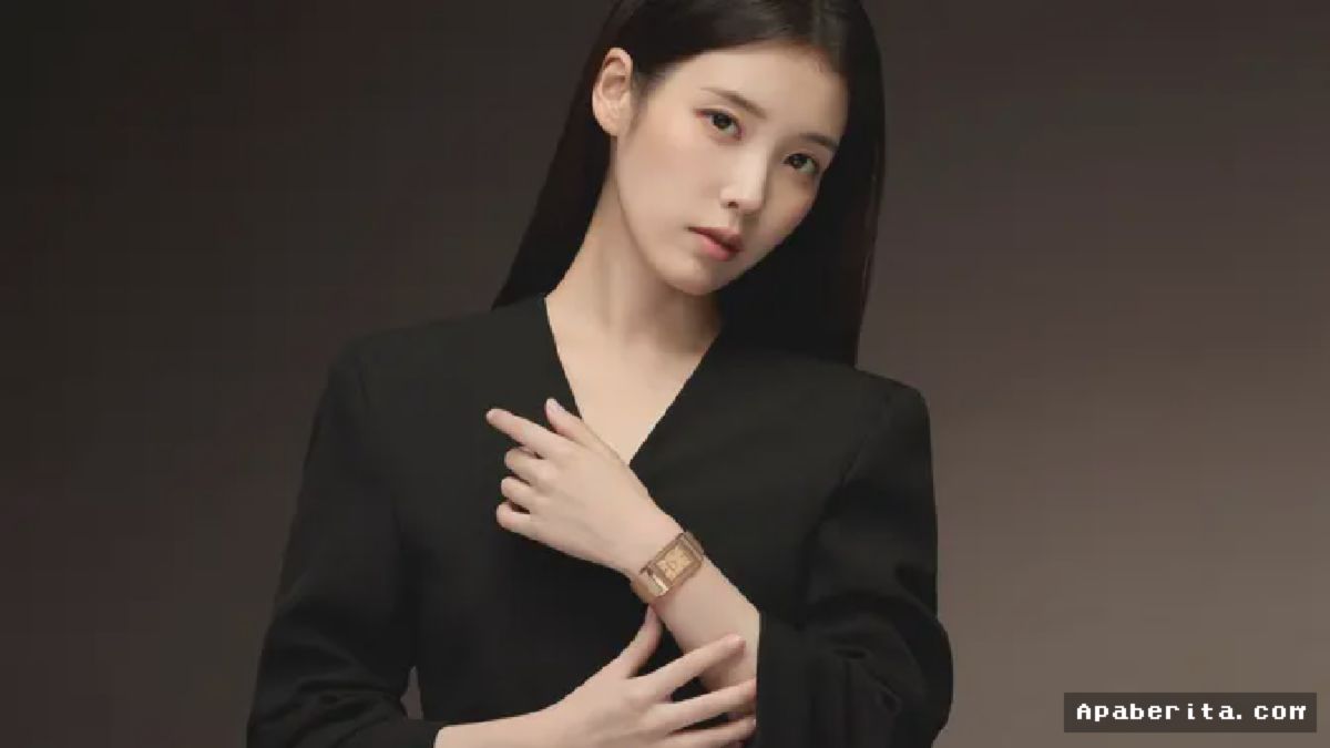 IU Resmi Jadi Global Ambassador Jaeger-LeCoultre dengan Gaya Formal Elegan