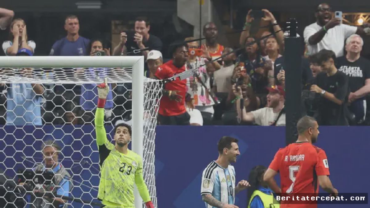 Shobeir Gagalkan Penalti Messi, Mesir Lolos ke Perempat Final