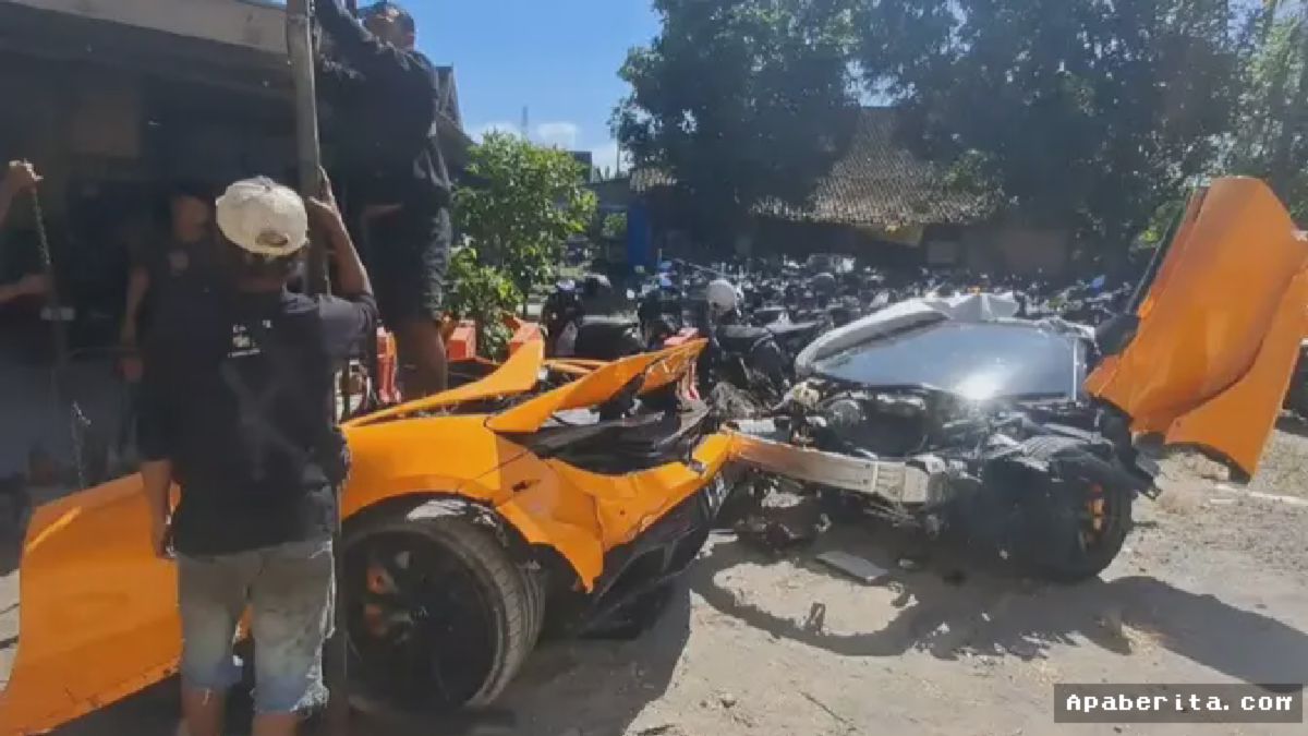 McLaren YouTuber Andra Terbelah Dua di Sukoharjo